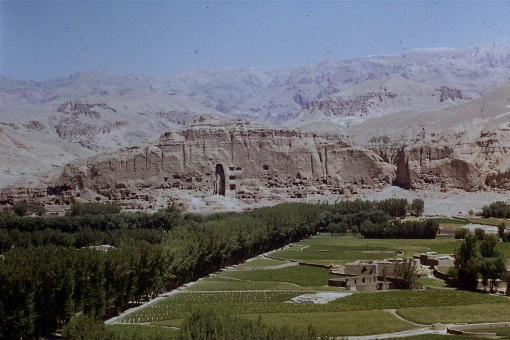 De vallei van Bamiyan met Boeddhabeelden (foto: Henk den Heijer)